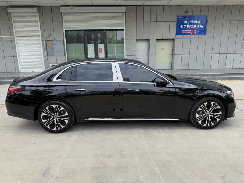济宁26年奔驰E4