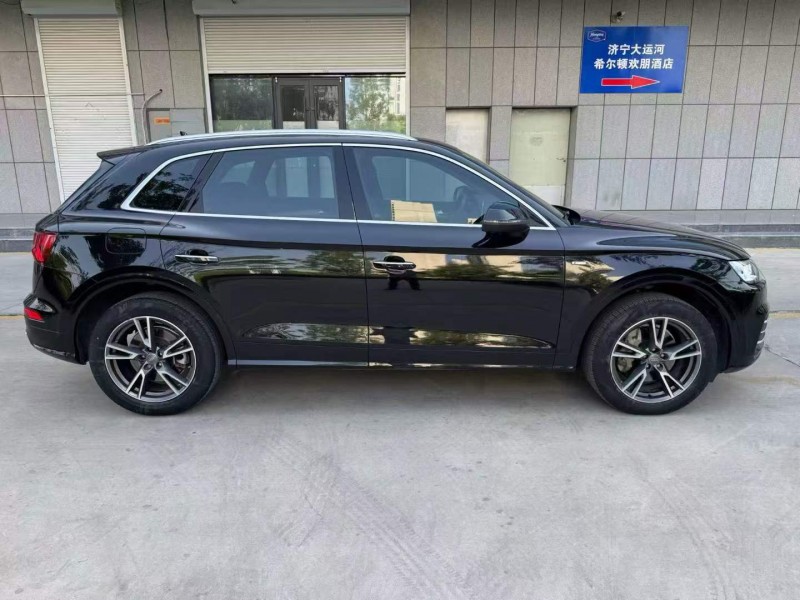 济宁18年奥迪Q54