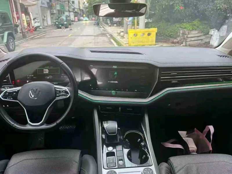 广州24年大众途锐6
