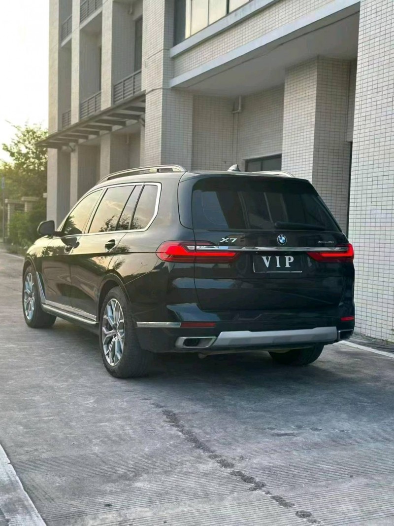 百色21年宝马X76