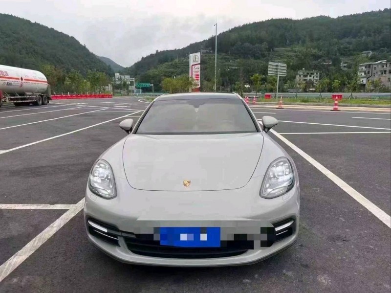 荆门17年保时捷帕拉梅拉1