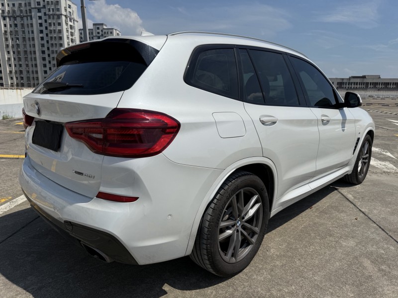 盐城19年宝马X54