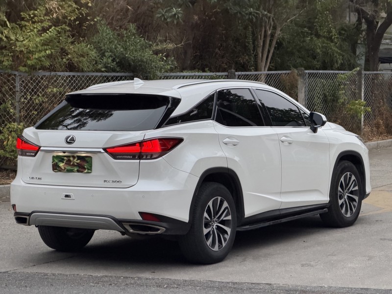 东莞22年雷克萨斯RX8