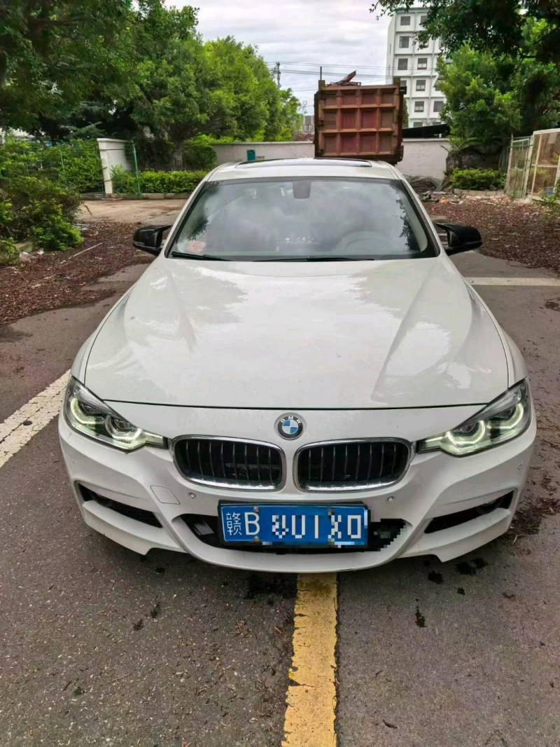昆明19年宝马3系1