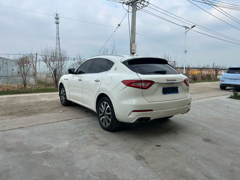 徐州17年玛莎拉蒂Levante3