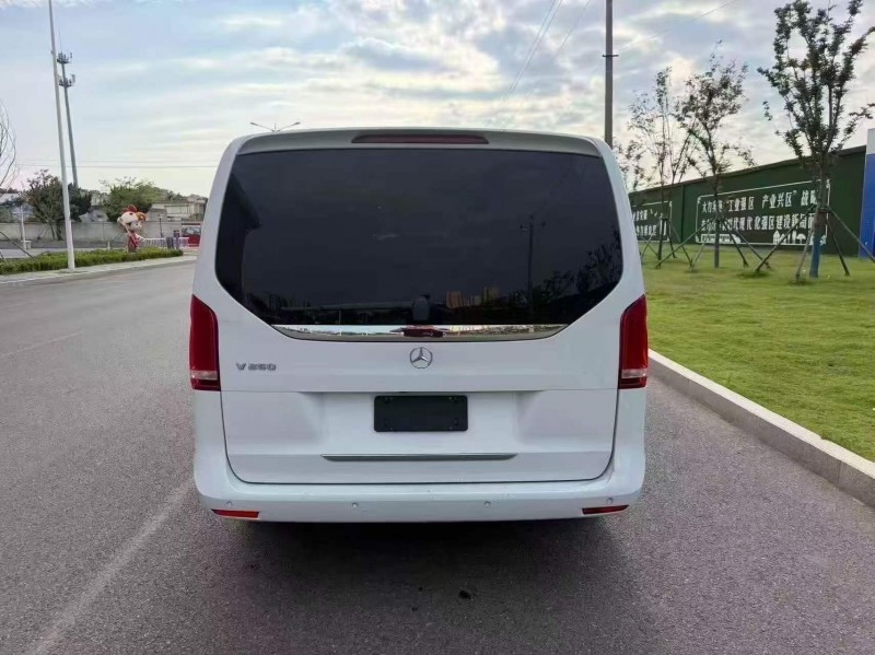 东营20年奔驰V8