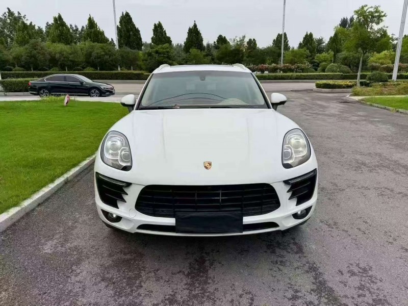 烟台15年保时捷Macan1