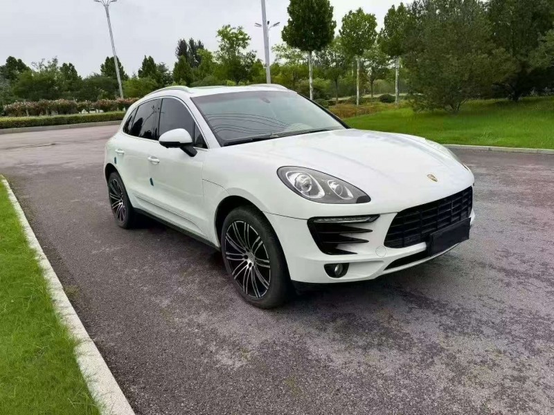 烟台15年保时捷Macan3