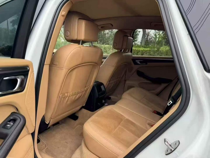 烟台15年保时捷Macan6