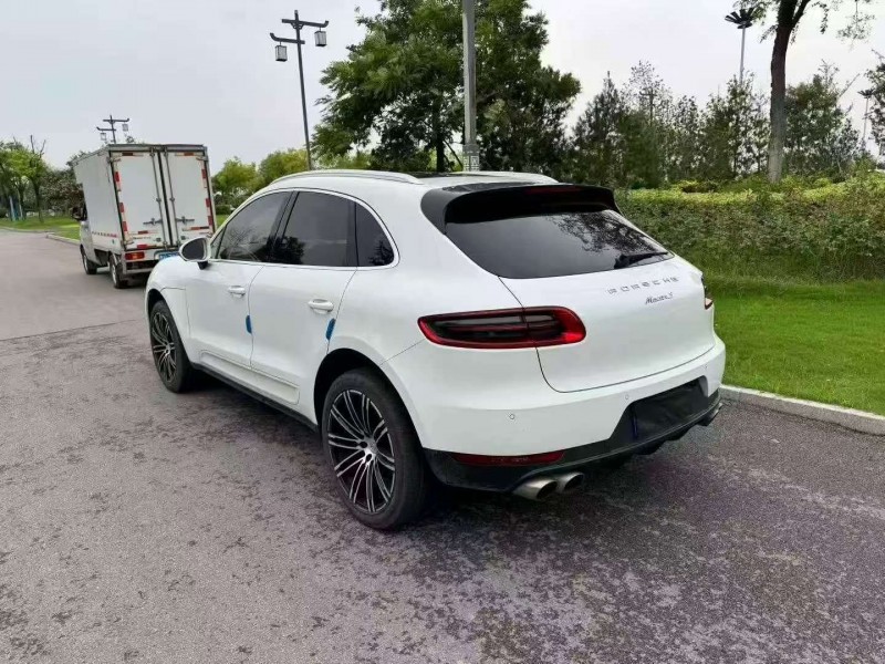 烟台15年保时捷Macan9