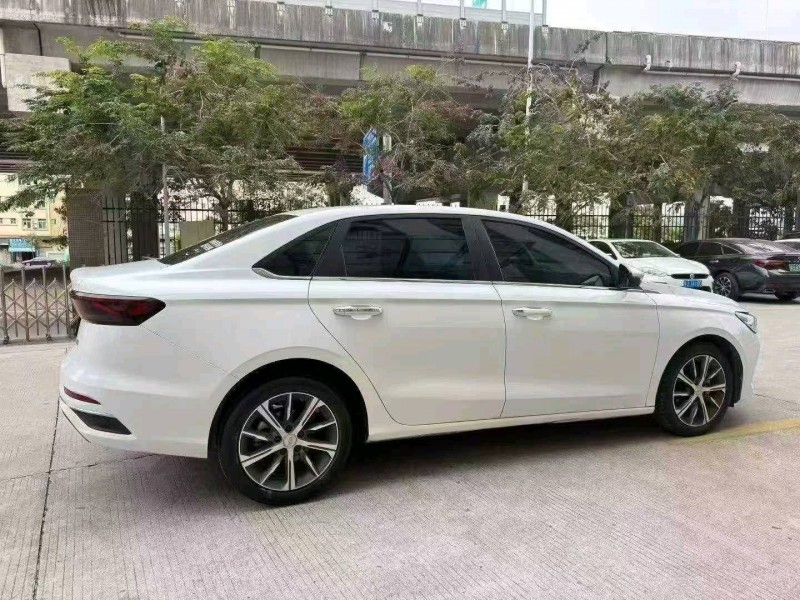 东莞23年吉利帝豪8