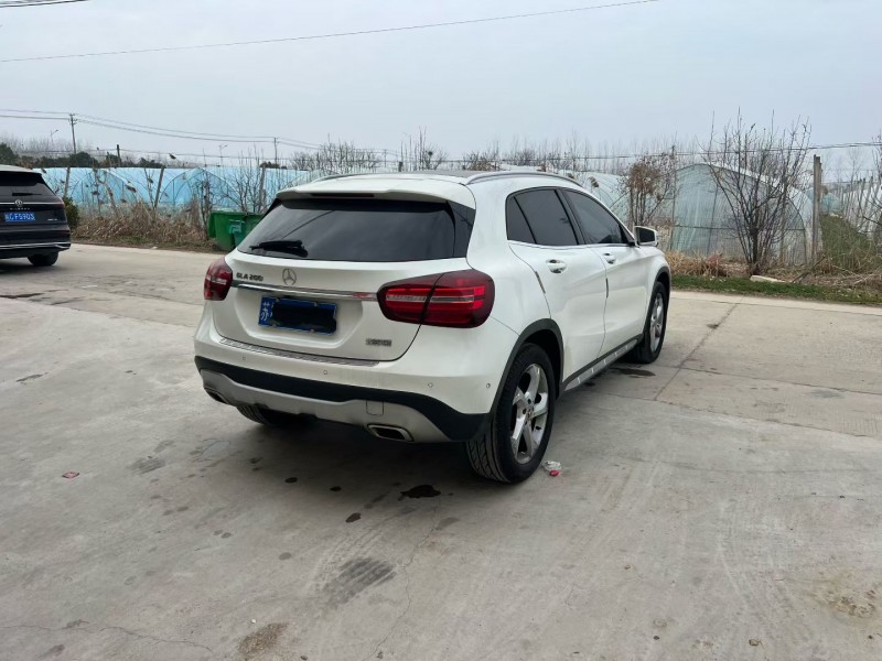 盐城19年奔驰GLA4