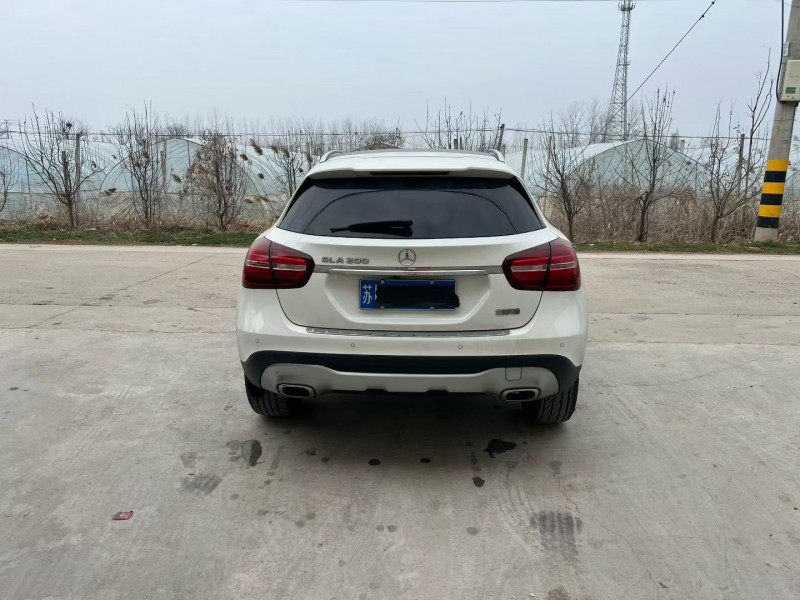 盐城19年奔驰GLA9