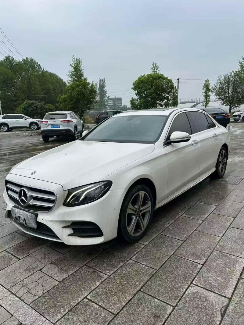 宜昌19年奔驰E3