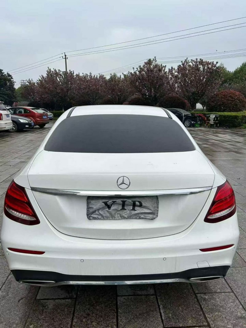 宜昌19年奔驰E8