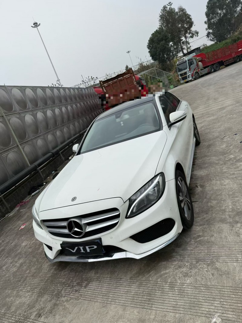 乐山17年奔驰C2