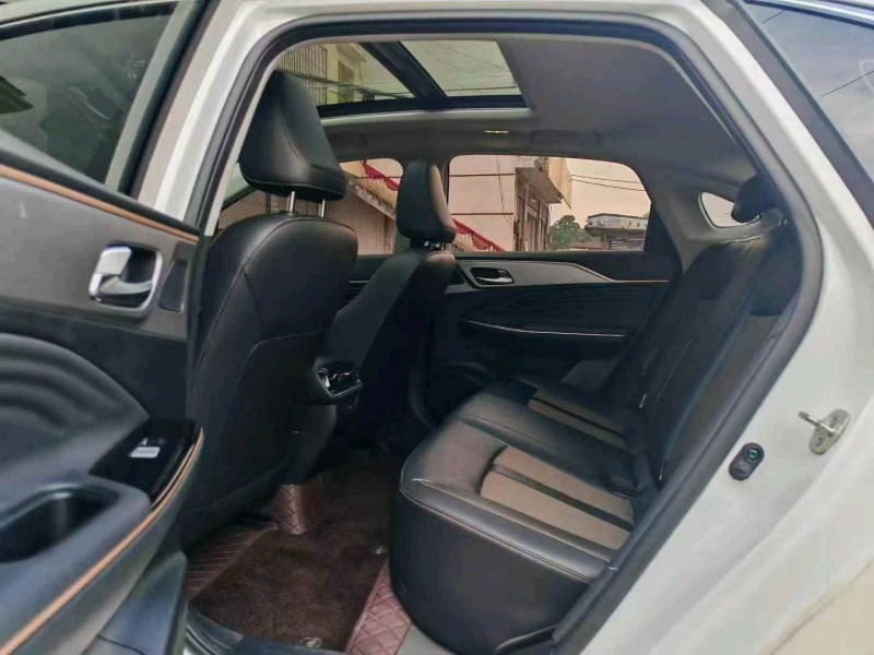衡阳25年传祺埃安S4