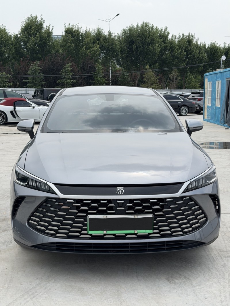 新乡25年比亚迪秦1