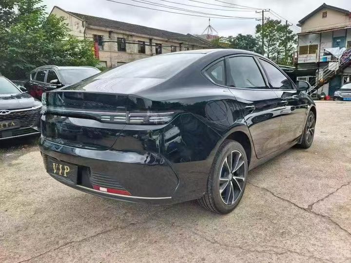 邵阳24年比亚迪驱逐舰7