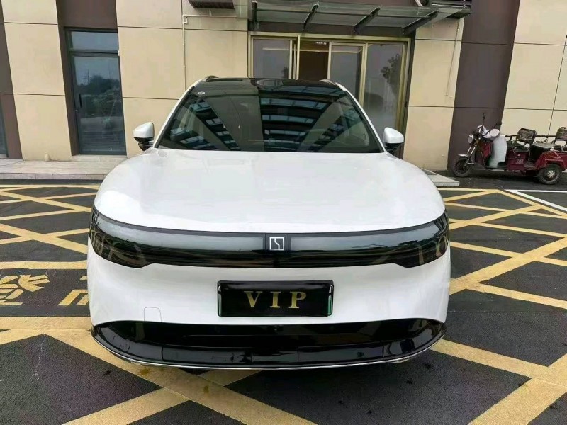 襄阳26年极氪汽车7X1