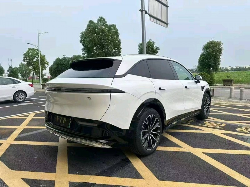 襄阳26年极氪汽车7X2
