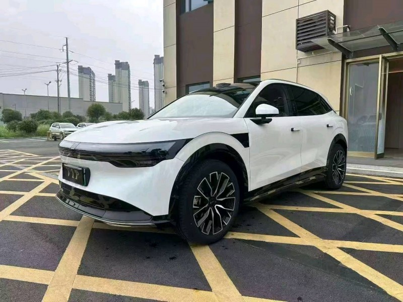 襄阳26年极氪汽车7X7