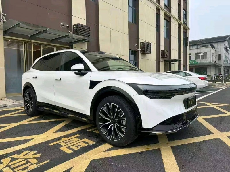 襄阳26年极氪汽车7X8