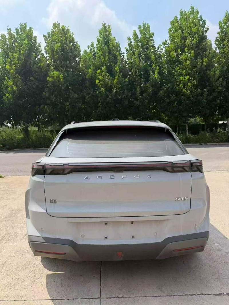 东营26年极狐汽车阿尔法9