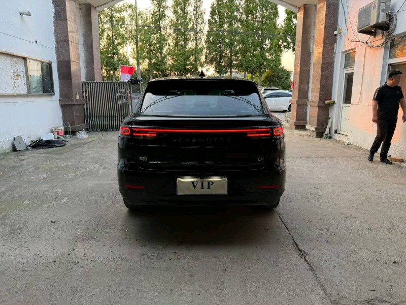 徐州25年零跑汽车C119