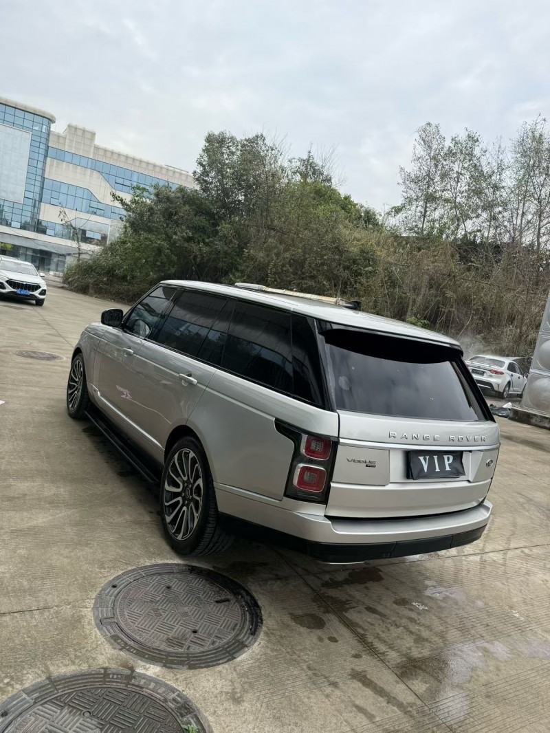 乐山20年路虎揽胜行政5