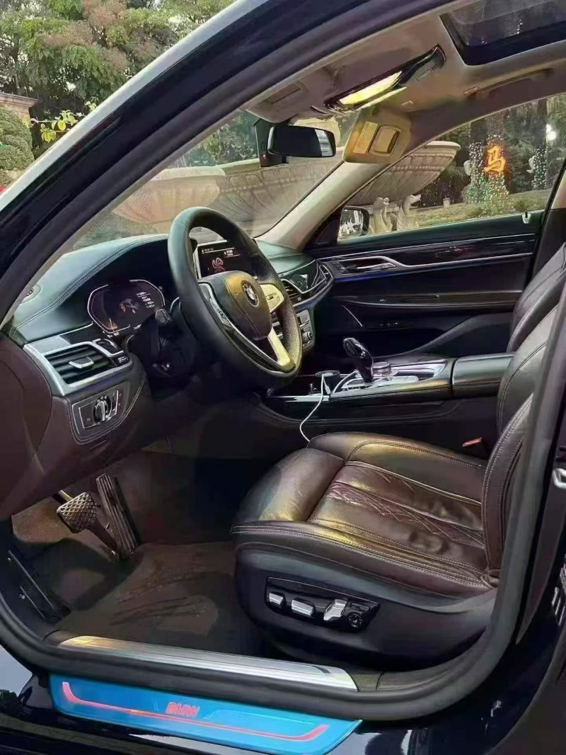 深圳20年宝马7系4