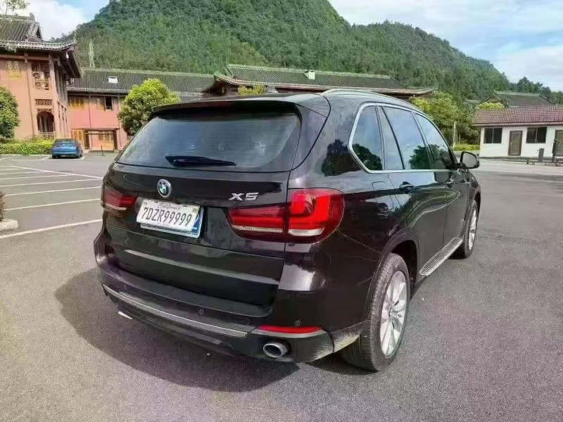 重庆18年宝马X58