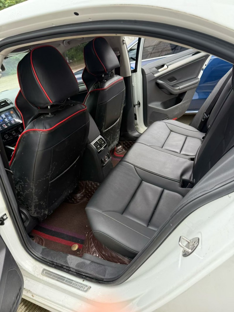 乐山18年大众速腾4