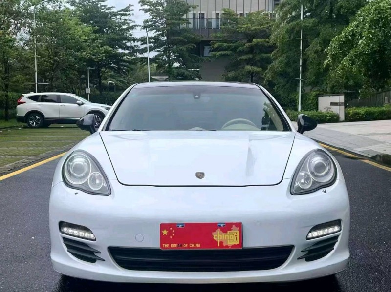 广州12年保时捷帕拉梅拉1
