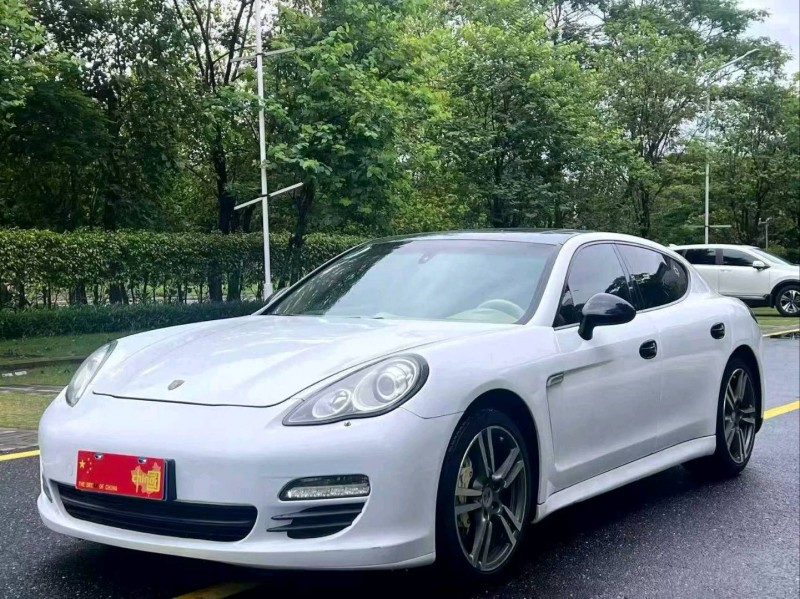 广州12年保时捷帕拉梅拉2