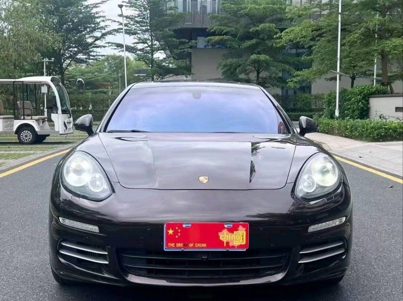 广州16年保时捷帕拉梅拉1