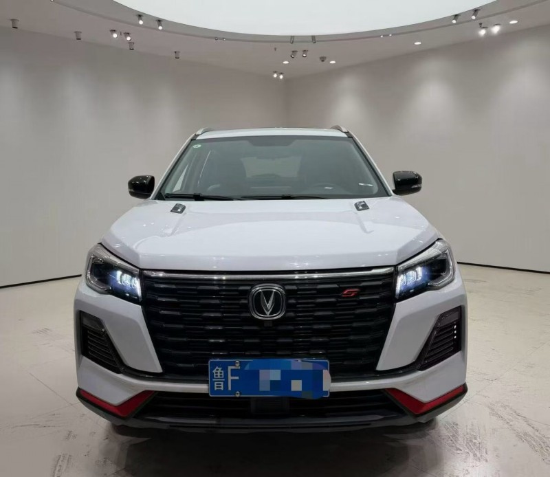 成都23年长安汽车CS751