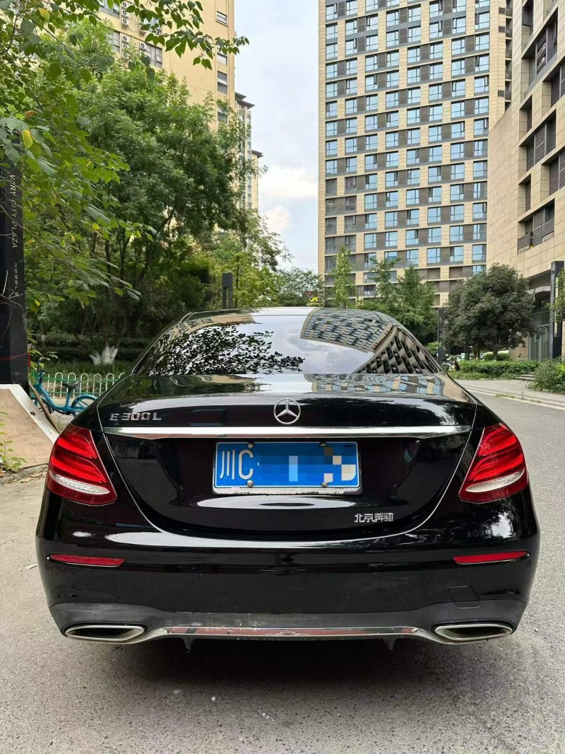 成都20年奔驰E9
