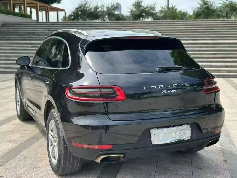 东营16年保时捷Macan7