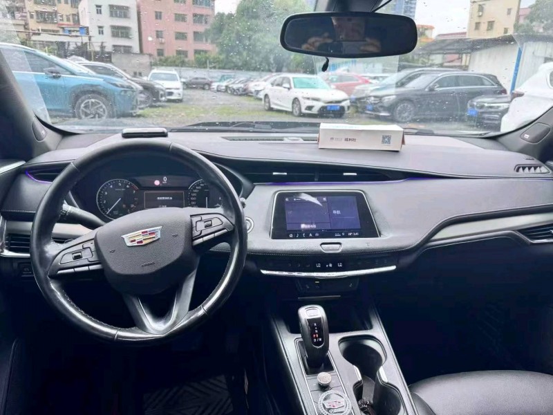 广州20年凯迪拉克XT47