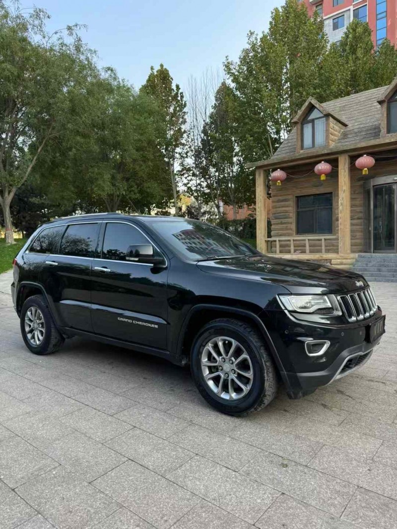 邢台14年Jeep大切诺基3