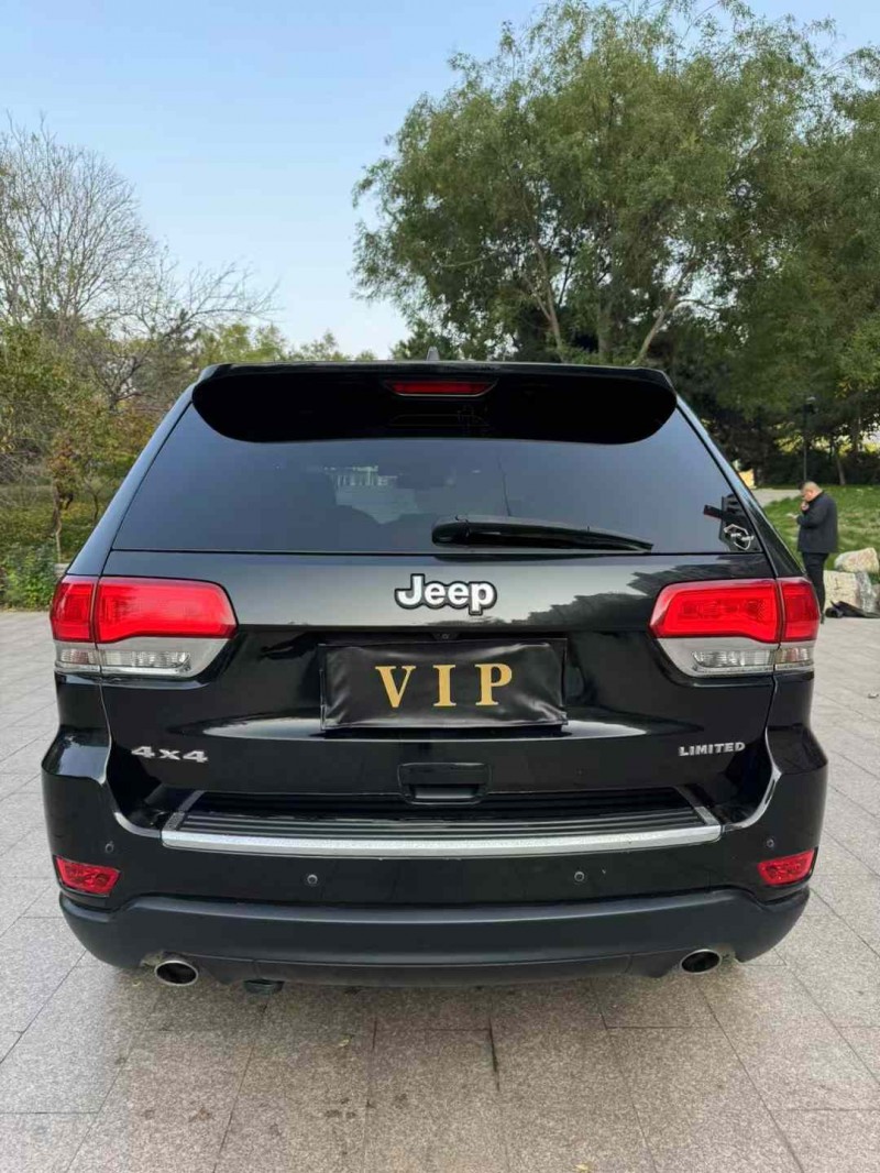 邢台14年Jeep大切诺基9
