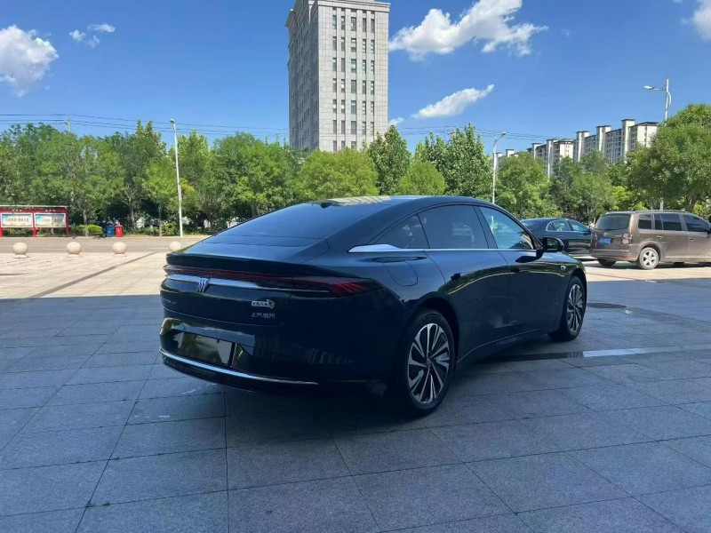 沧州26年别克至境L76