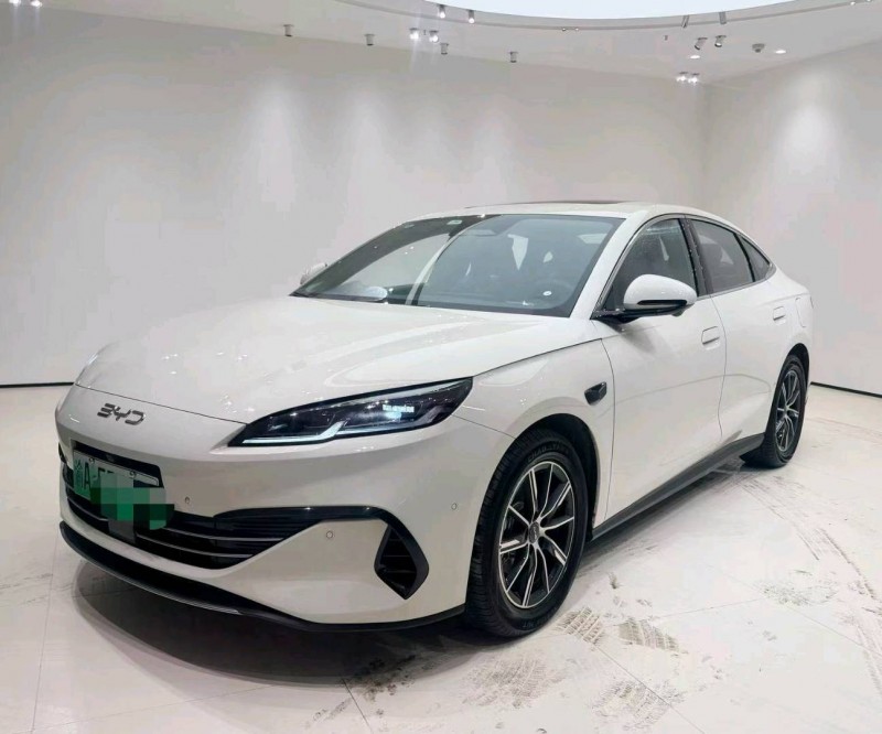 成都25年比亚迪海豹2
