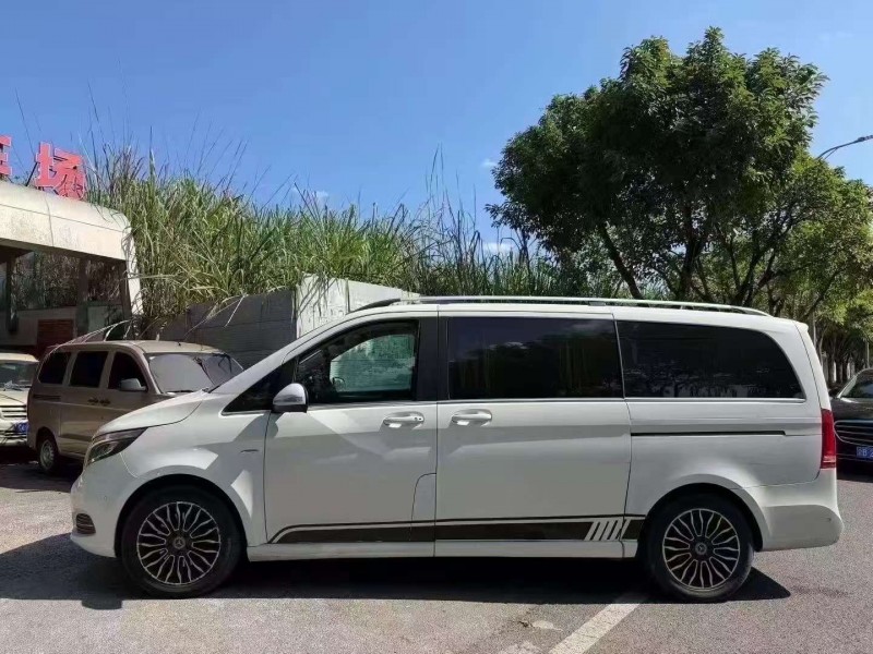 重庆18年奔驰V2