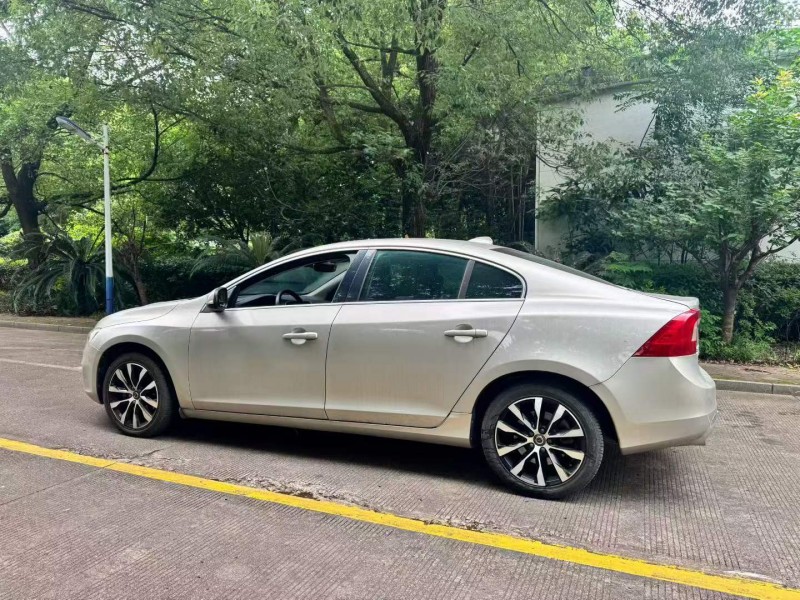 南昌20年沃尔沃S60L8