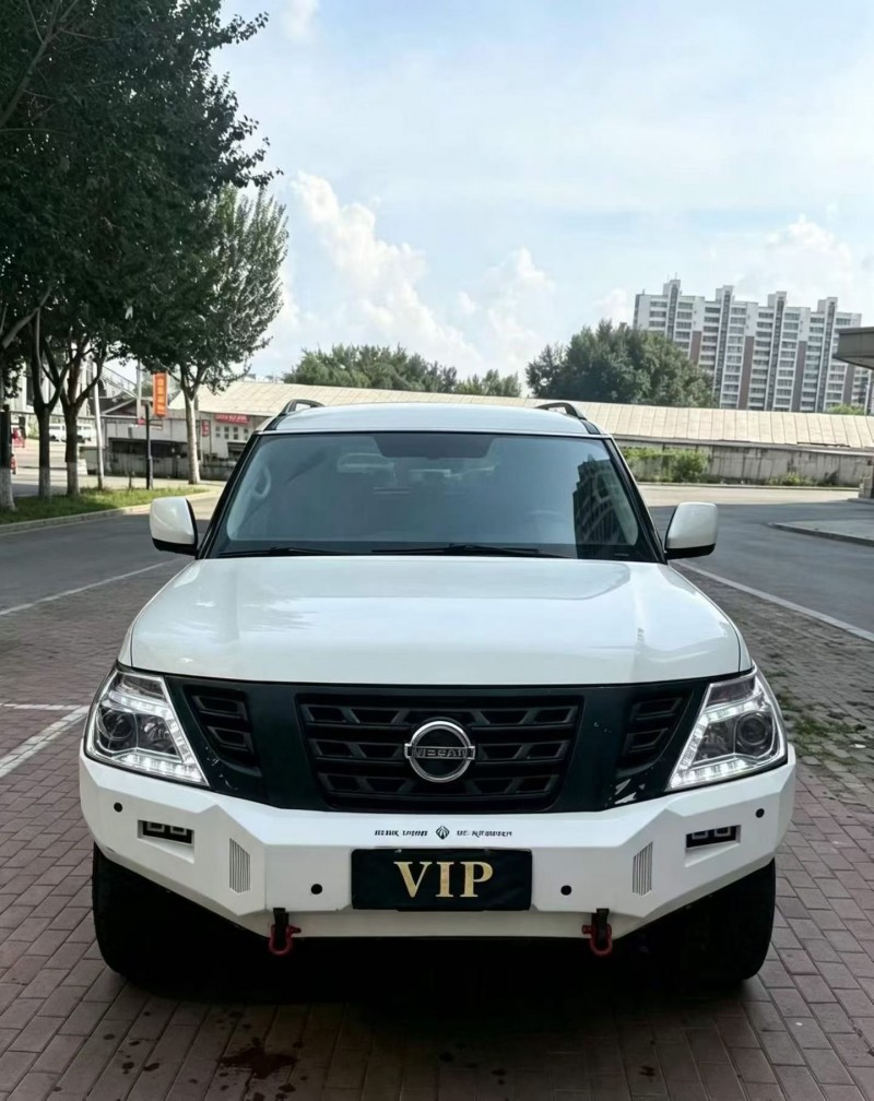 伊春17年日产途乐1