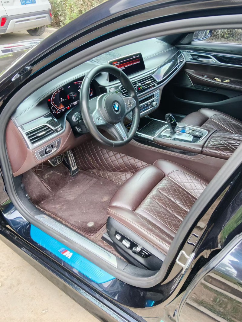 青岛20年宝马7系5