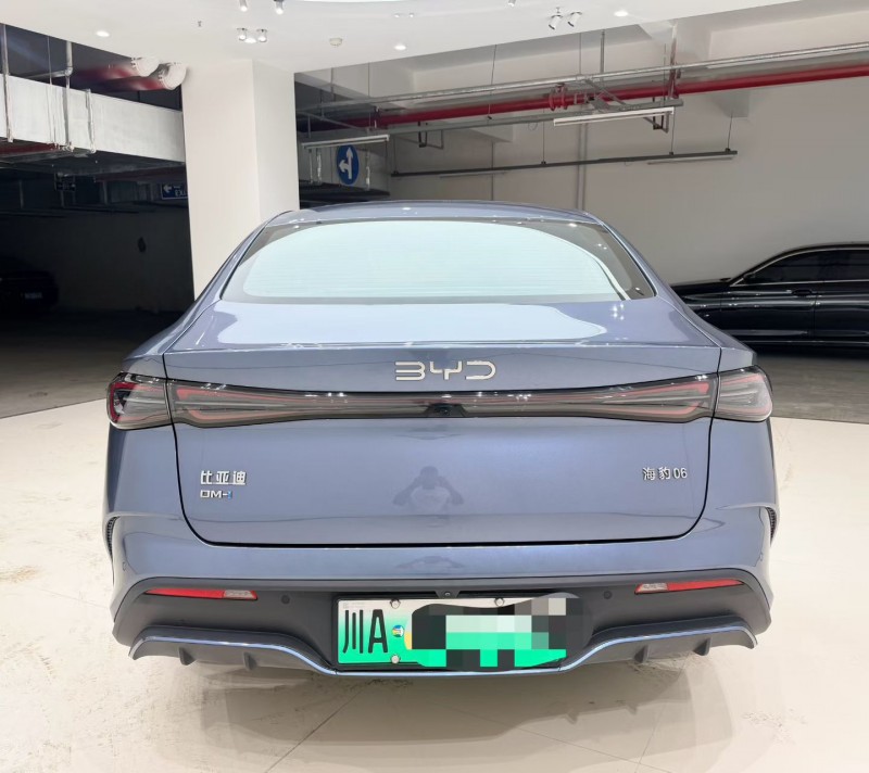 成都24年比亚迪海豹4