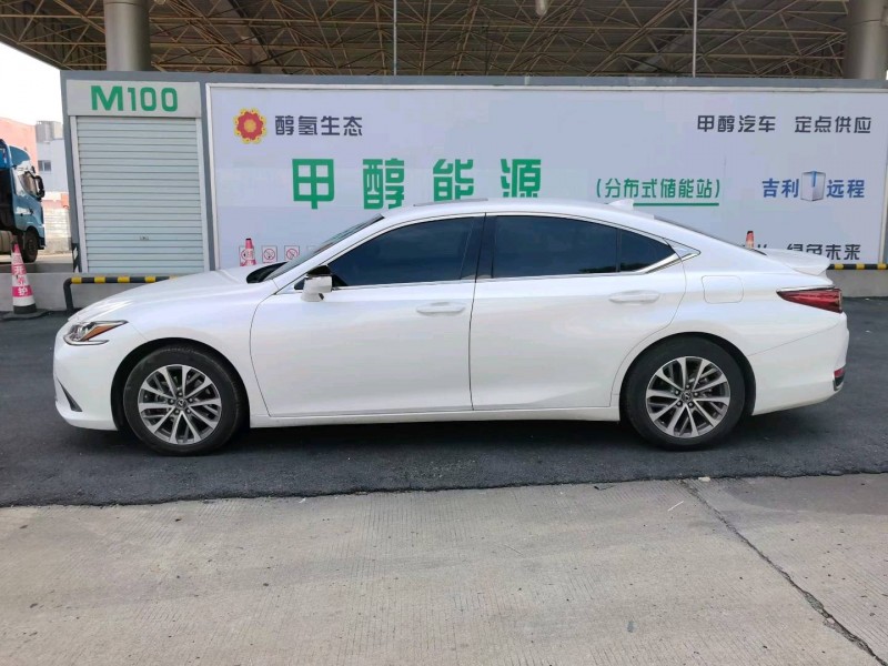 襄阳23年雷克萨斯ES9